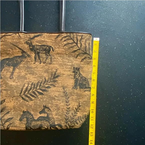 Bueno Large Brown Tapestry Zebra Animal Scene Bucket Shoulder Handbag Tote - Picture 4 of 11